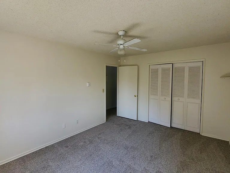 527 Washington St #7 — Photo 8