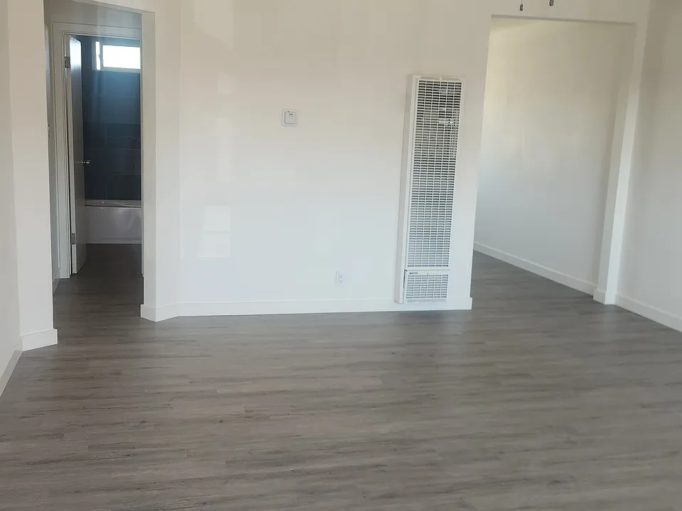 4426 Clara St #8