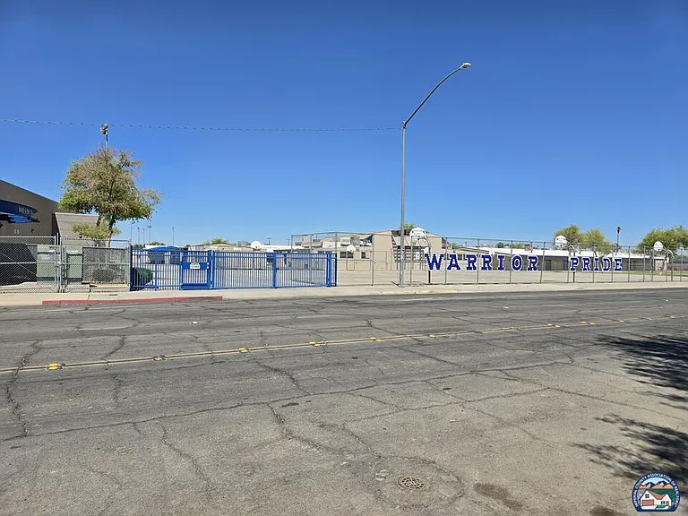 1465 W Hamilton Ave — Photo 13