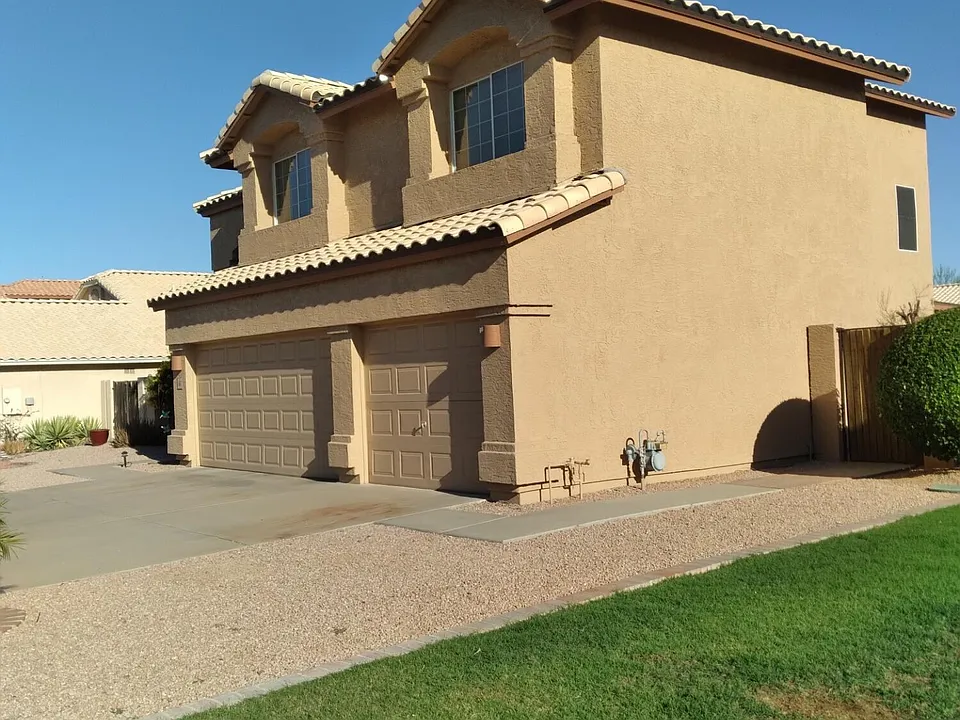 1167 W Lisa Ln
