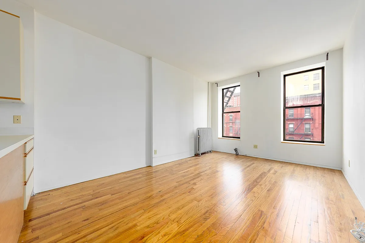 Building Photo - 101 W 104th St #9