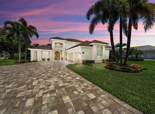 2205 Goshawk Ct, Naples, FL 34105