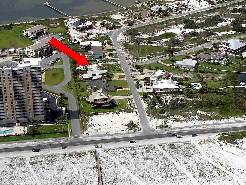 1st image of 10 Sabine Dr