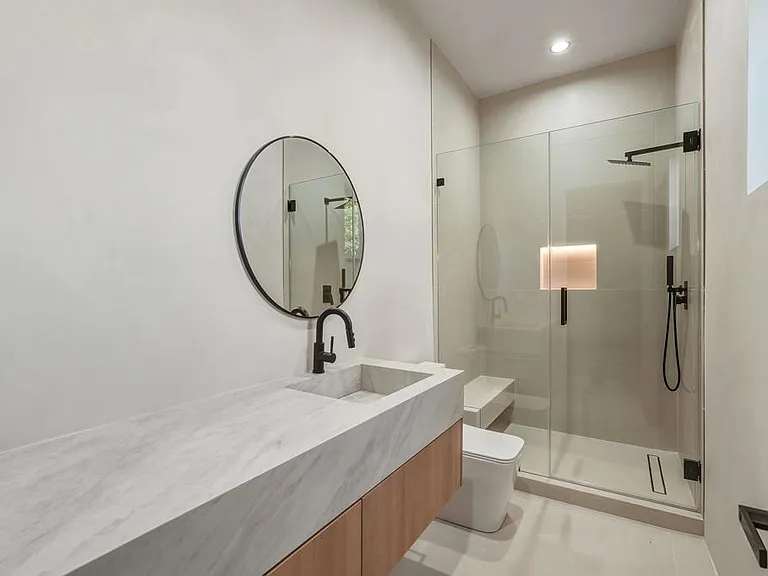 824 N Curson Ave — Photo 37