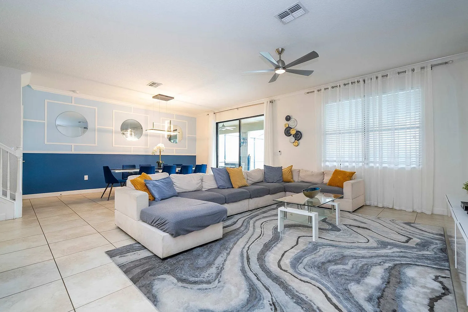 8 bed, 5.0 bath, 4811 sqft, $6,426 — Photo 3