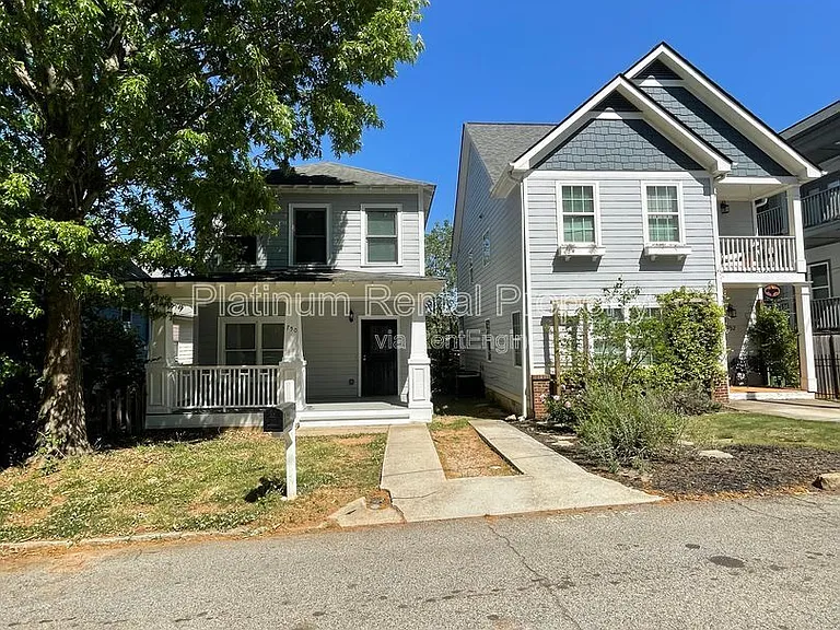 750 Terry St SE — Photo 2