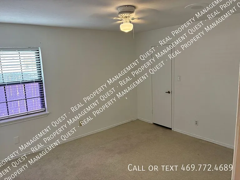 2402 Sunflower Dr — Photo 11