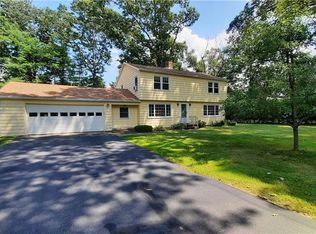 13 Beech St, Woodstock, CT 06281