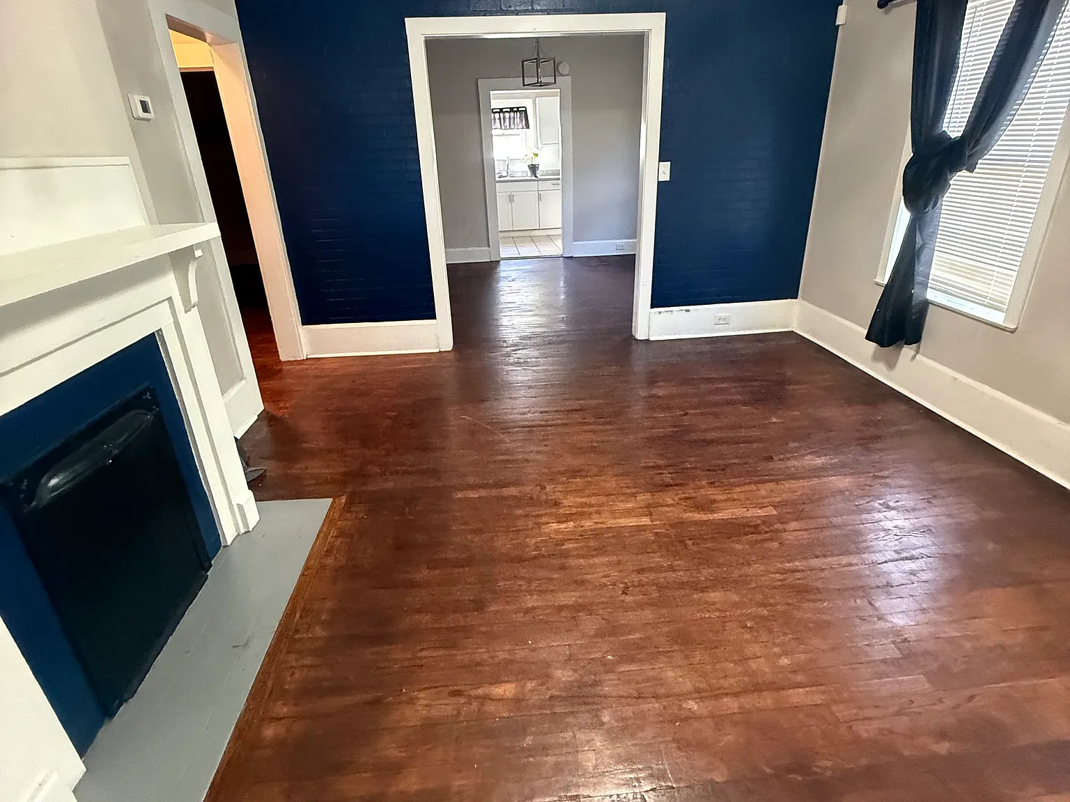 552 Giles St — Photo 4