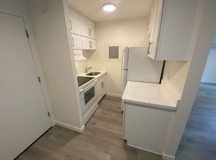 Del Capri, Seattle, WA 98105