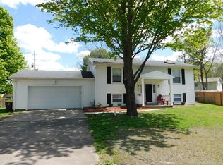 111 Meath Rd, Eaton Rapids, MI 48827