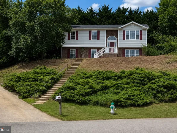 1183 River Bend Ct, Front Royal, VA 22630