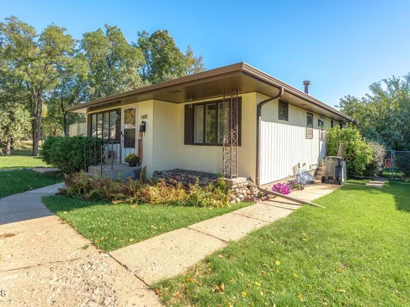 1407 1st St NW, Mandan, ND 58554
