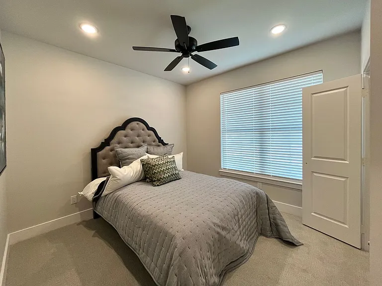 7123 Alexander Dr — Photo 4