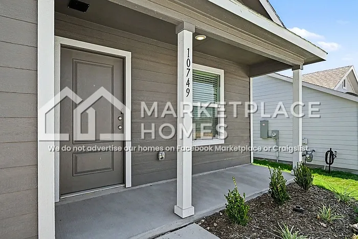 10749 Revolver Dr — Photo 2