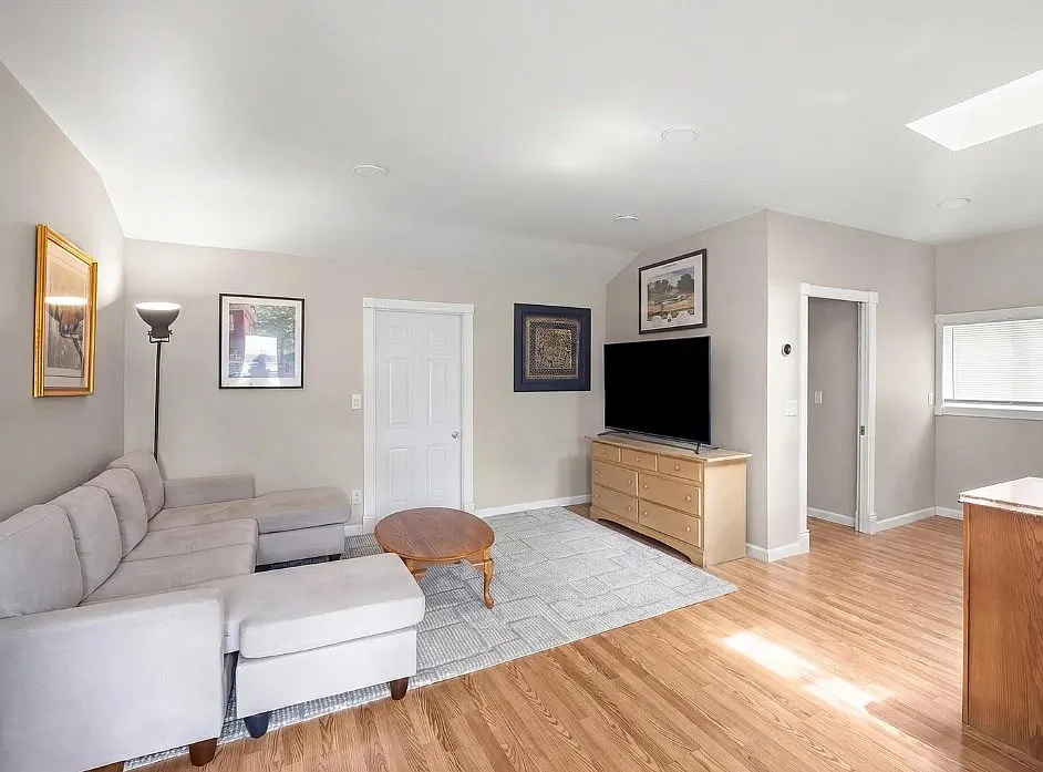 Stratton Ln, Stony Brook — Photo 2