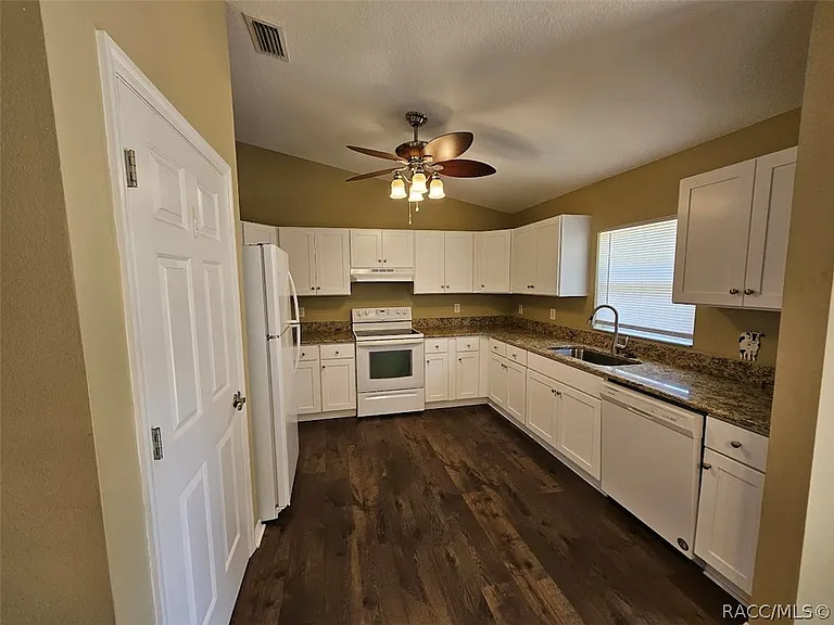 844 W Wycliffe Ln — Photo 4