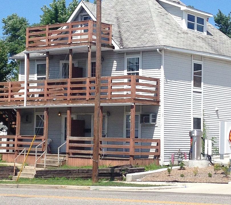 1st image of 239 S 4th St APT 4