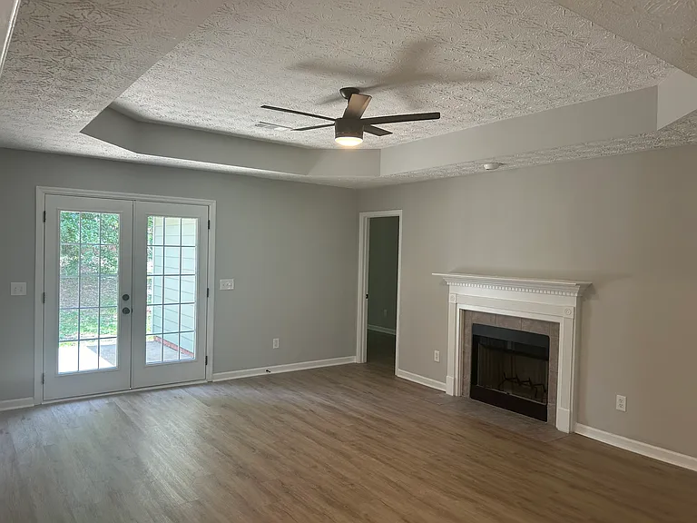 7001 Hunter Hill Ct — Photo 2