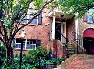 6021 Heatherwood Dr, Alexandria, VA 22310