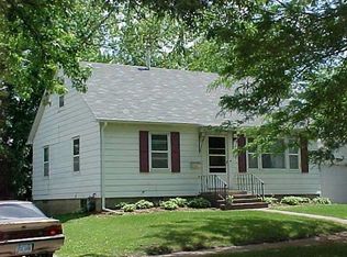 2116 Washington St, Cedar Falls, IA 50613