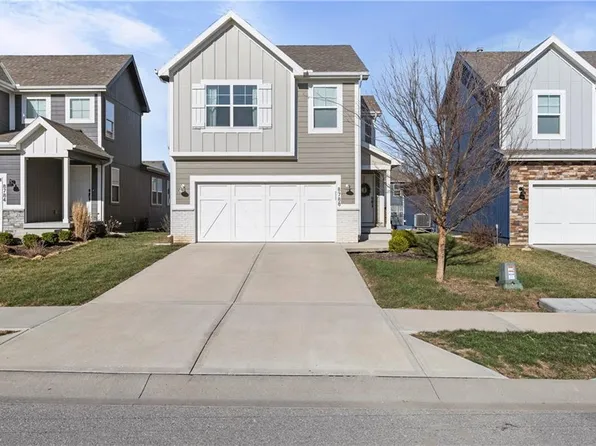 8788 SW 9th St, Blue Springs, MO 64064