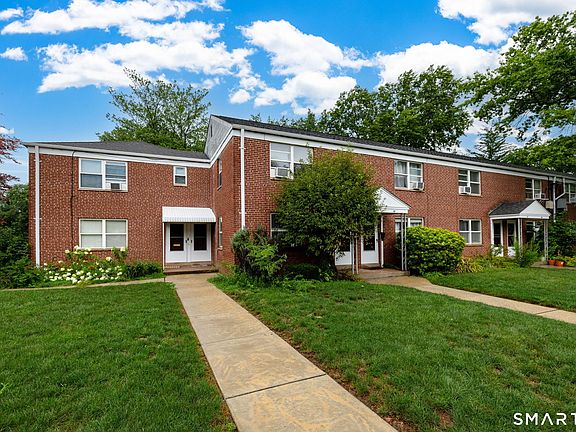 2nd image of 47 Arnold Way #47