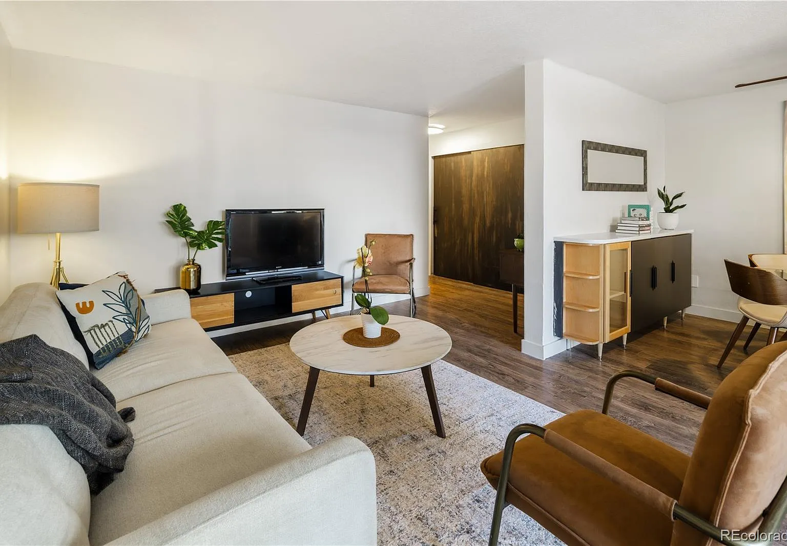 2 bed, 1.0 bath, 847 sqft, $2,200 — Photo 3