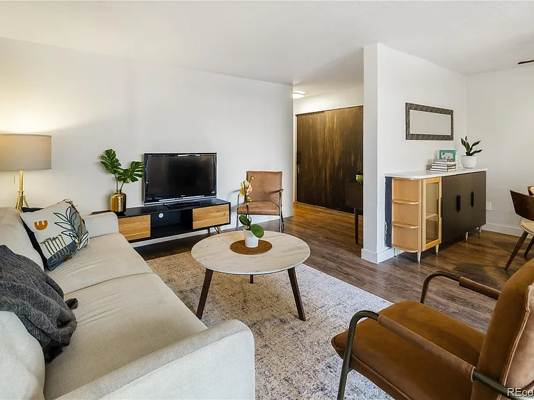 2 Adams St #207 — Photo 3