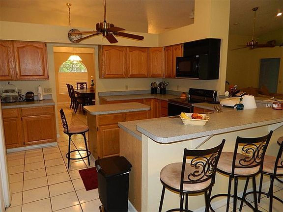 5th image of 1645 SE Peach Dr