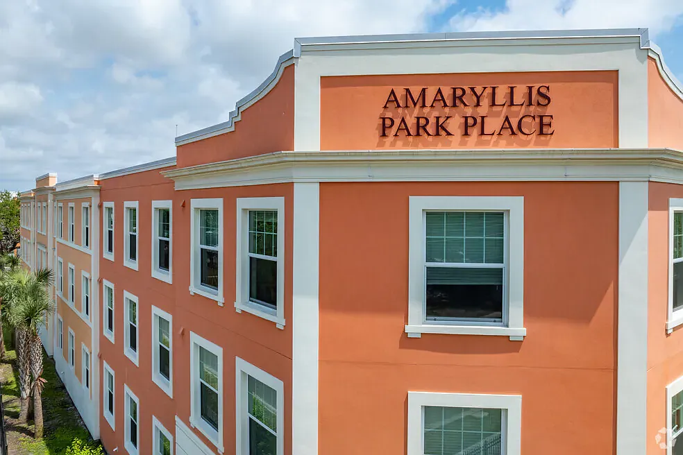 Amaryllis Park Place — Photo 1