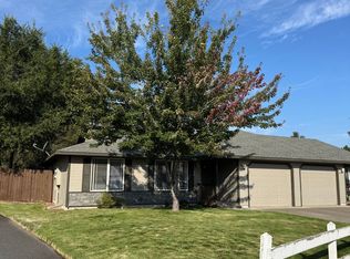 2119 SW Canyon Dr, Redmond, OR 97756