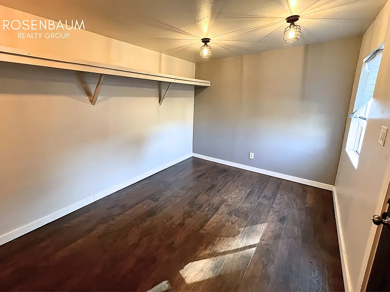 9858 S 8th St — Photo 14