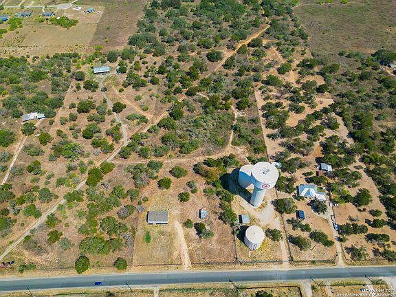 4th image of 385 FORREST OAKS DR