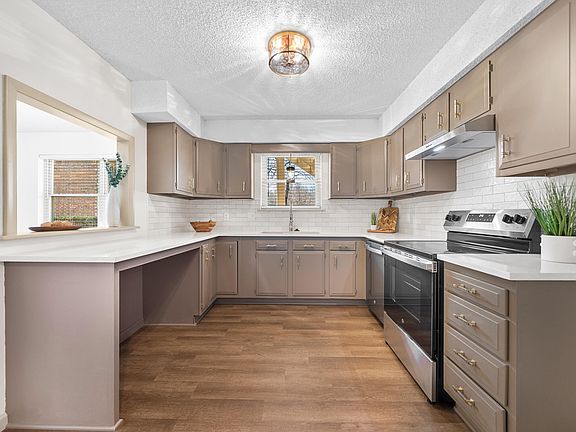 4th image of 160 Cooper St APT 17B