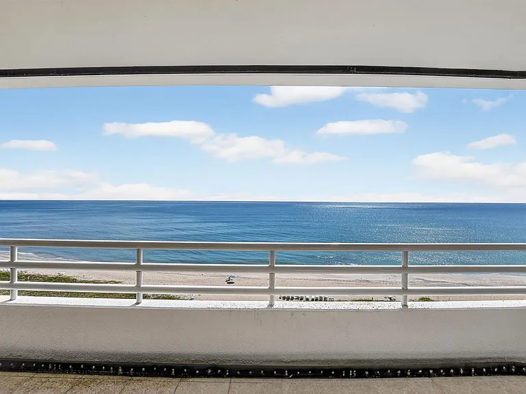 1500 S Ocean Blvd #704 — Photo 39