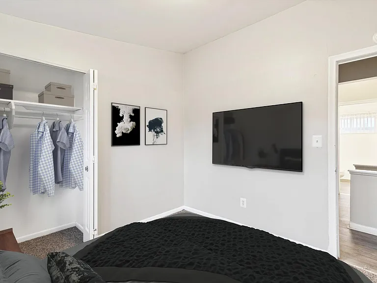 Village Grove Apartments — Photo 13