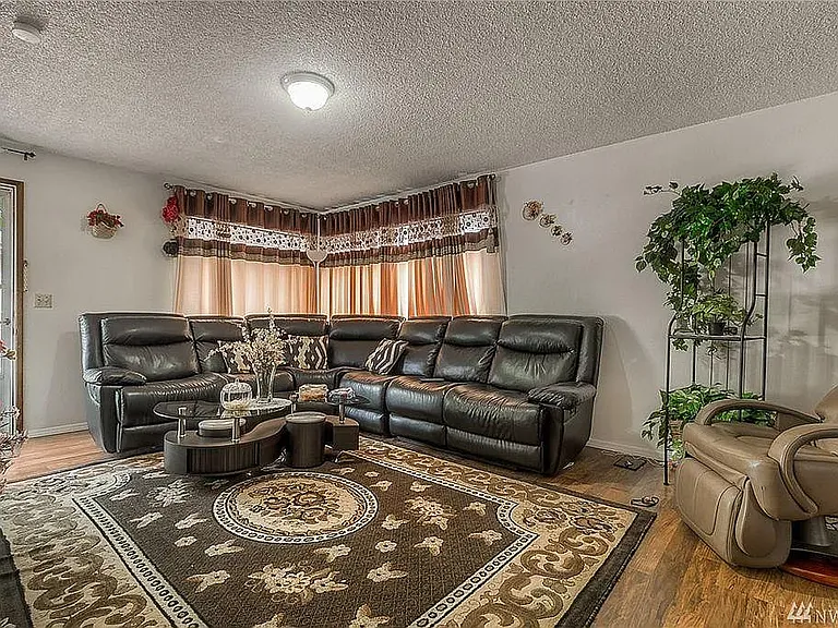 1419 Maple Ln #1 — Photo 3