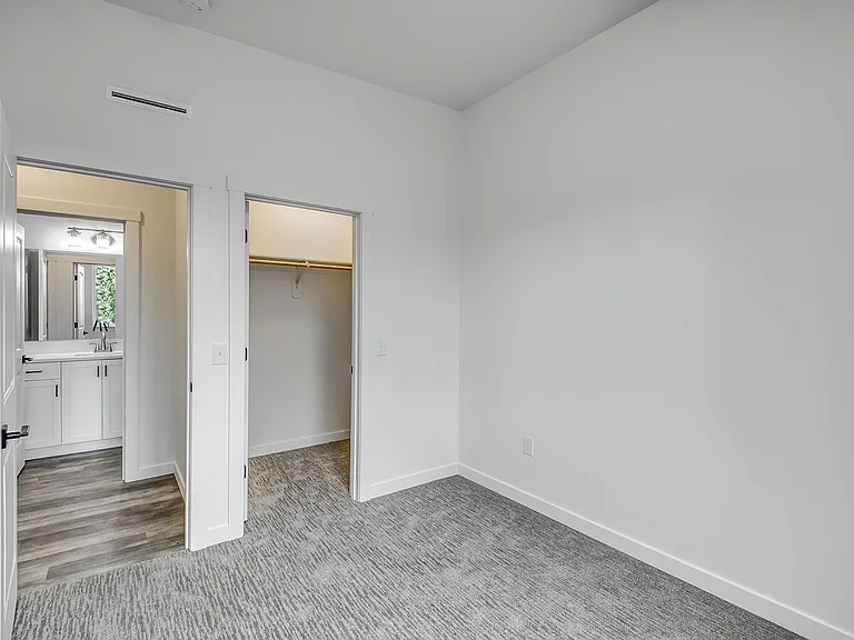 Bailey Commons — Photo 13