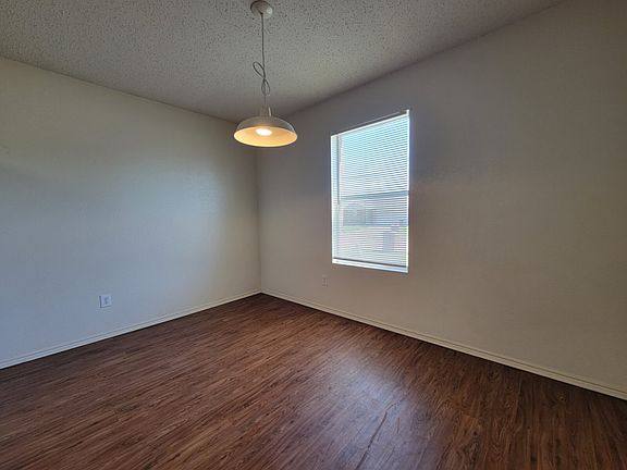 3rd image of 1815 Brookwood Dr