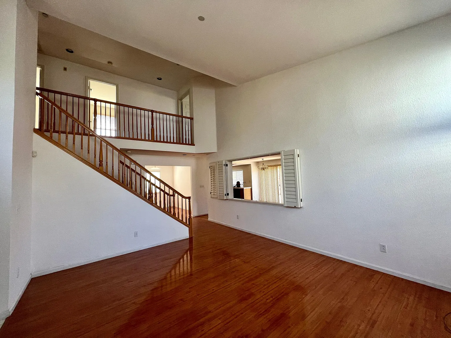 3 bed, 1889 sqft, $4,100 — Photo 2