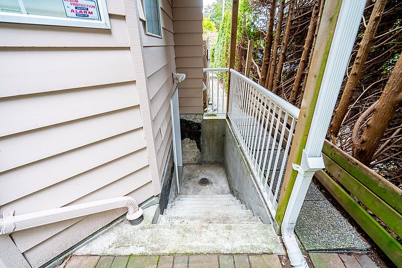 Burnaby Apartment for rent - 2 Bedrooms — photo 2