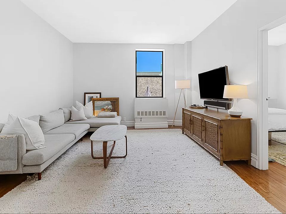 1st image of 154 W 70th St APT 10M