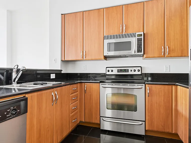 801 S Olive Ave #425 — Photo 6