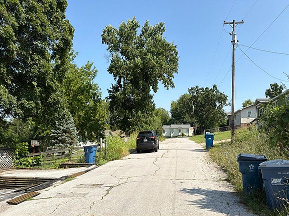 4th image of 902 S 5th St