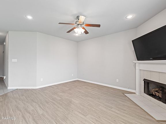 5th image of 125 Franklin Ln