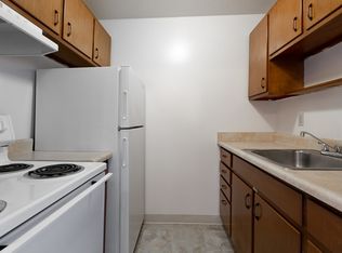 Pleasant Valley Apartments, Cleveland, OH 44134