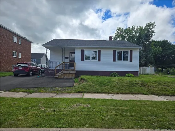 68 Katherine Ave, Moncton, NB E1C 7M6