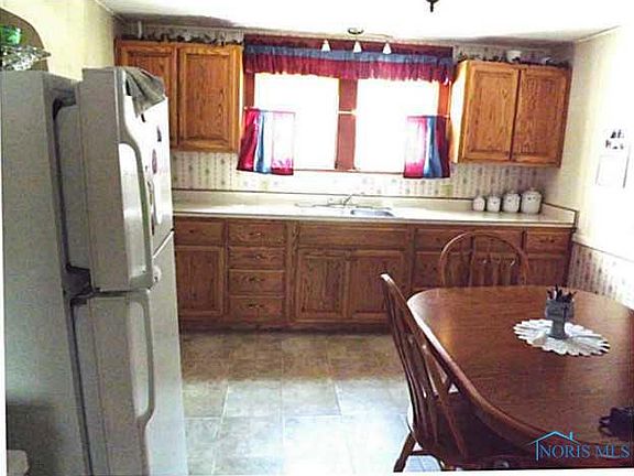 2nd image of 864 W Main St