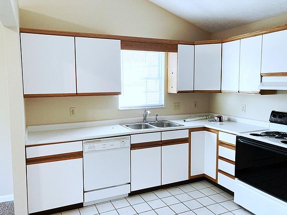 4th image of 195 W Mill St